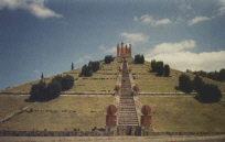 Pyramide an der franz�sisch spanischen Grenze