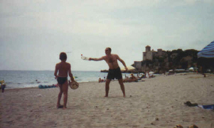 Strand mit Burg Tamarit